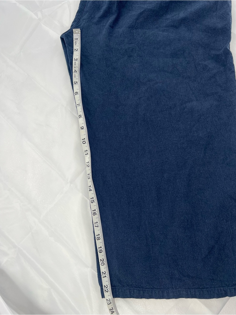 Relaxed Wide-Leg Women's Pants in Navy - Picture 6 of 7